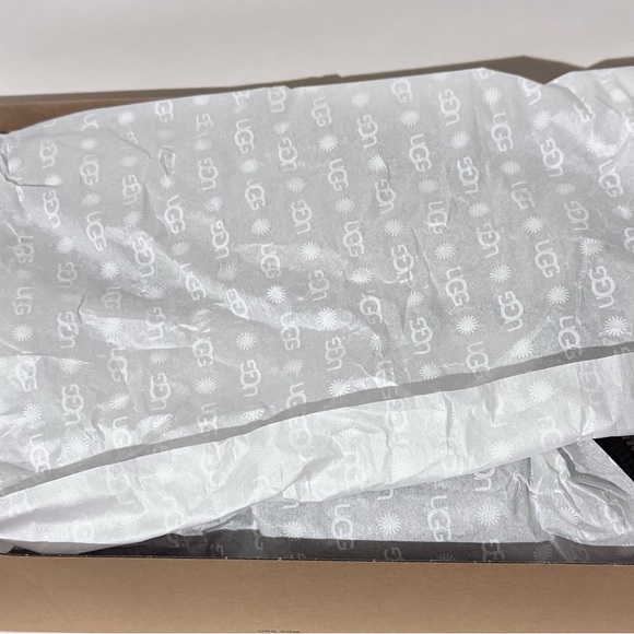 UGG Classic Cardi cabled knit boots burnt cedar - Picture 9 of 12